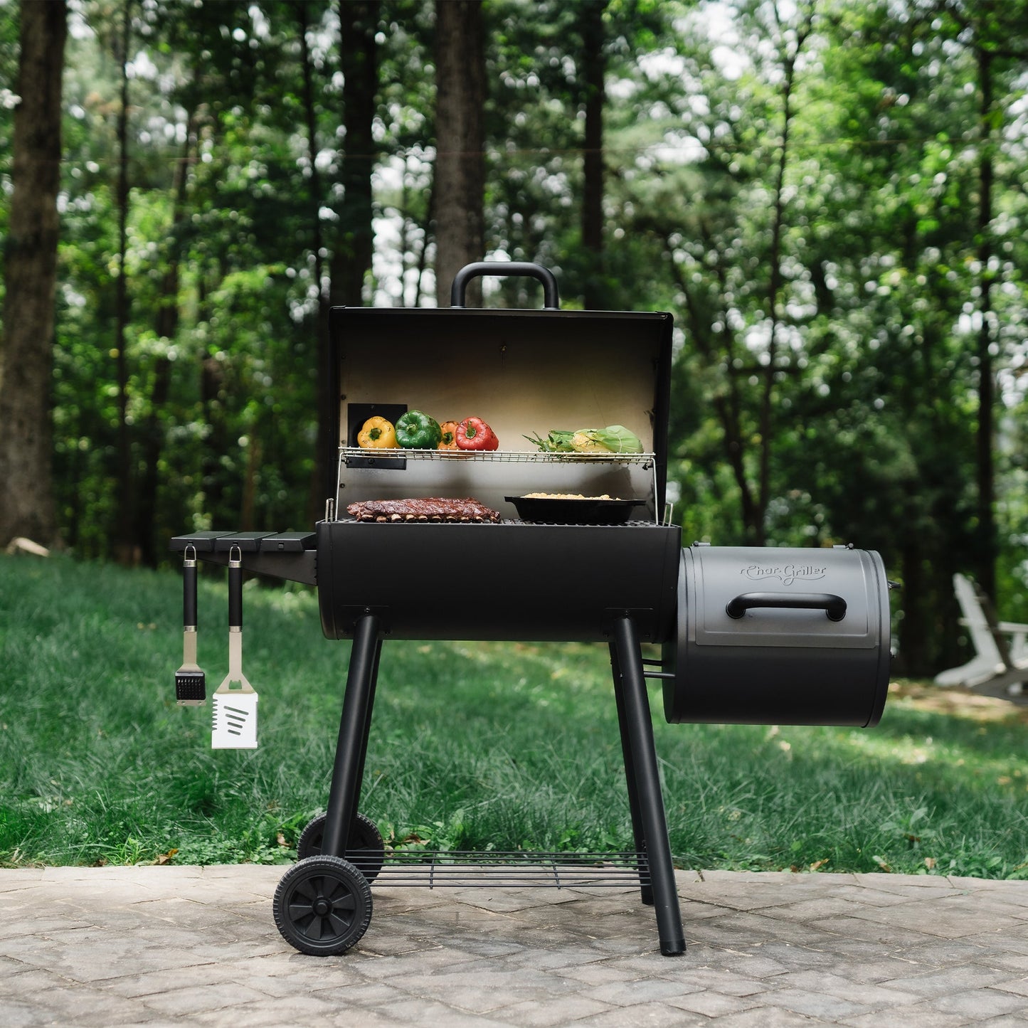 Ex-Display Char-Griller Smokin' Pro™ Barrel Grill and Offset Smoker